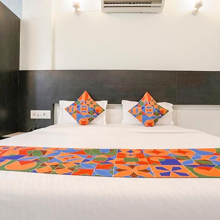 Fabhotel Skylon, Near Mahatma Mandir Gandhinagar Exterior photo